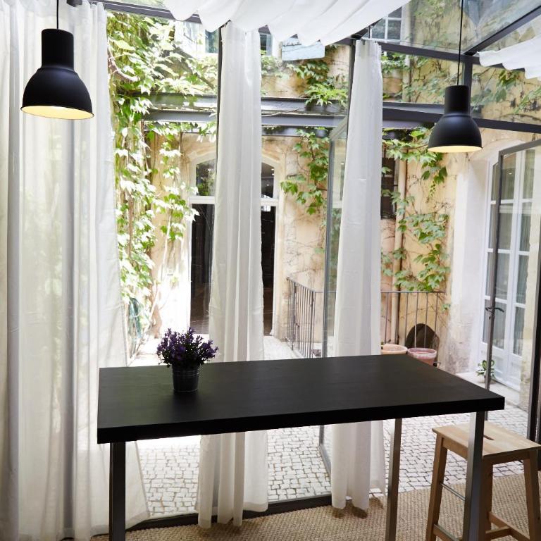 La Résidence Arles Centre - Grand Appartement avec Toit en Verre - 7