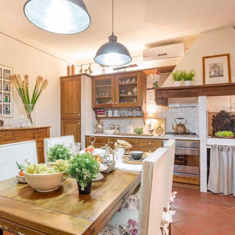 Villa Alberta, Panoramic 4 Bedrooms Farmhouse with Private Pool in Lucca close to Town Centre - Villa - 28