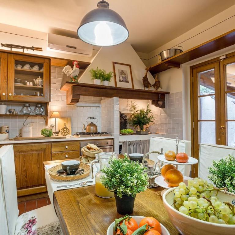 Villa Alberta, Panoramic 4 Bedrooms Farmhouse with Private Pool in Lucca close to Town Centre - Villa - 26
