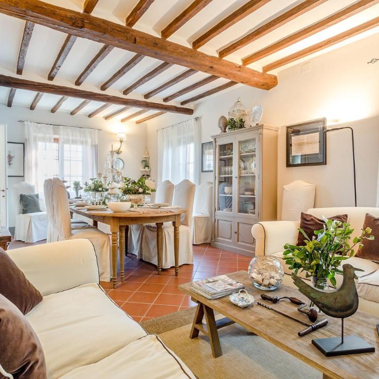 Villa Alberta, Panoramic 4 Bedrooms Farmhouse with Private Pool in Lucca close to Town Centre - Villa - 4