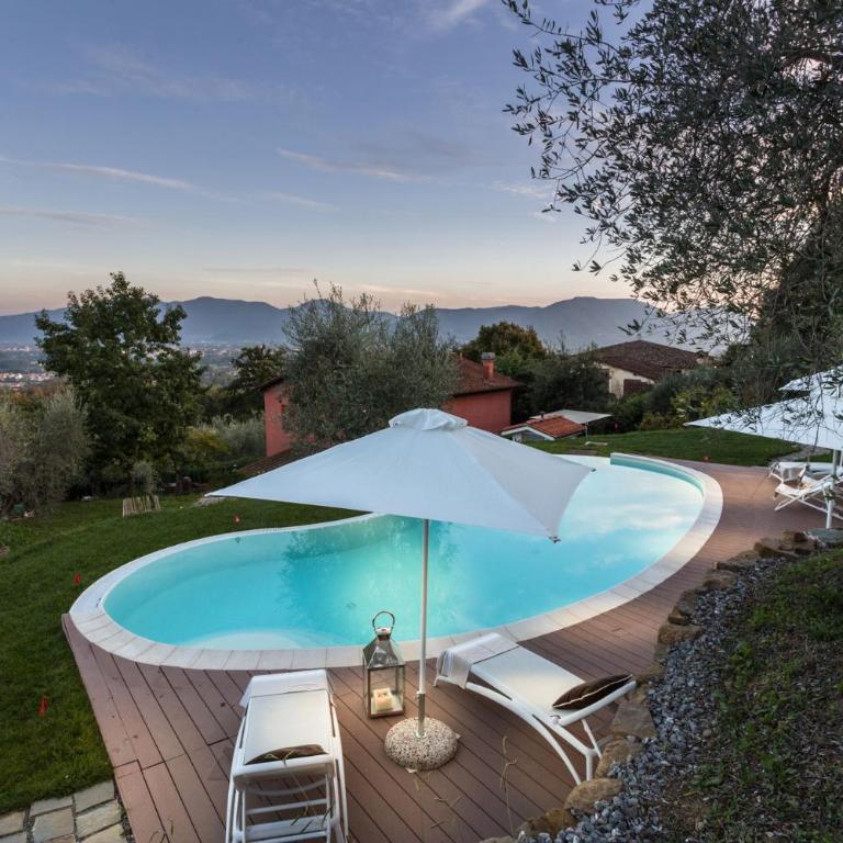 Villa Alberta, Panoramic 4 Bedrooms Farmhouse with Private Pool in Lucca close to Town Centre - Villa - 5