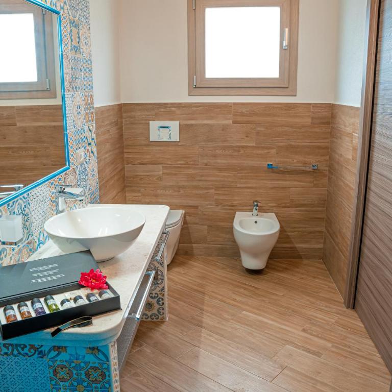 AQUA SARDINIA boutique hotel - Camera King con Vasca Idromassaggio - 2