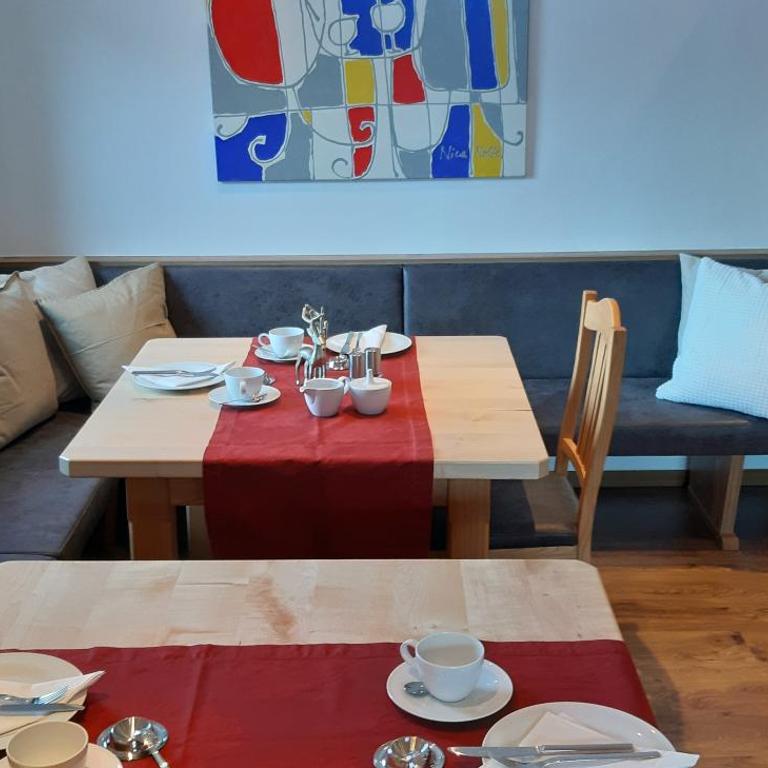 Gästehaus Huber - Vierbettzimmer mit Bergblick - 10