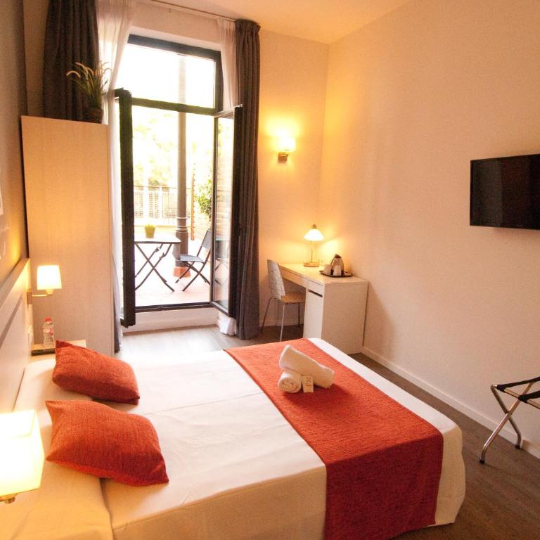 Hostal Live Barcelona - Superior Double or Twin Room with Terrace - 21