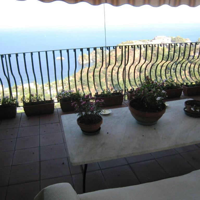 B&B La Terrazza Sul Mare Taormina - Camera Familiare con Vista Mare - 4