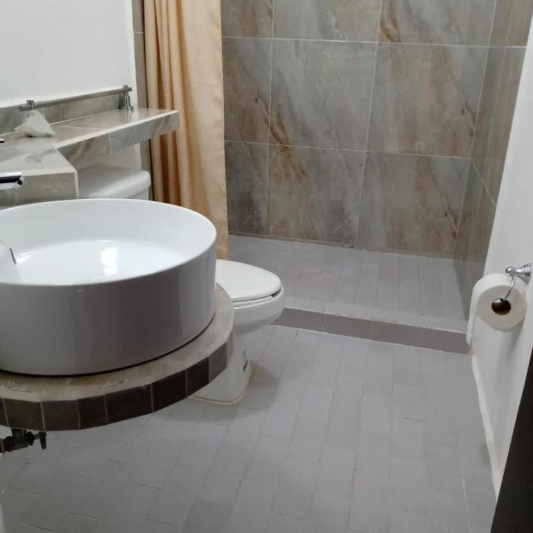 Las Palmas HOSTAL Cancun - Habitación Doble con baño compartido - 1 o 2 camas - 4