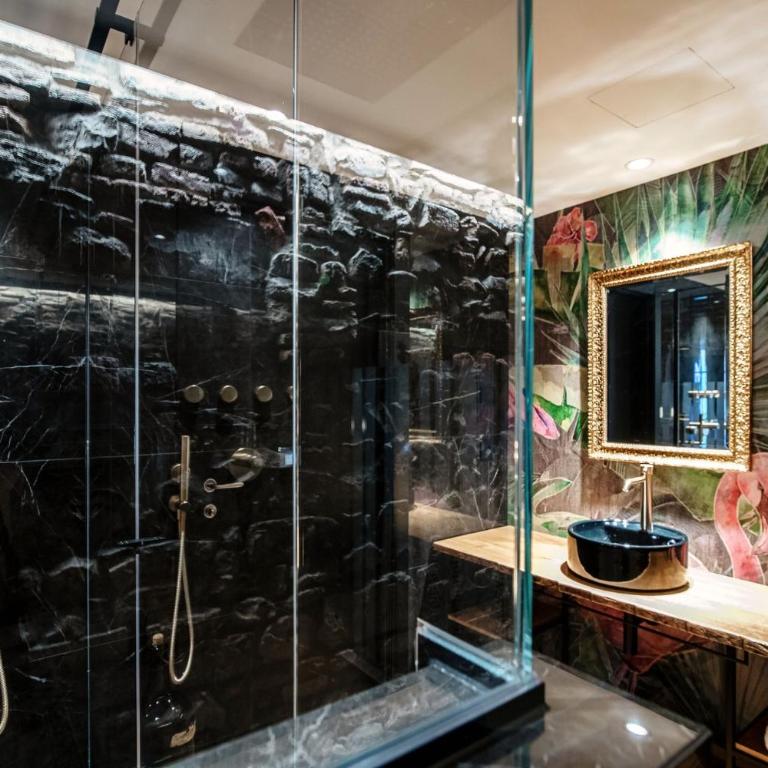 Vitrum - Como Luxury Suites - Suite Deluxe - 4