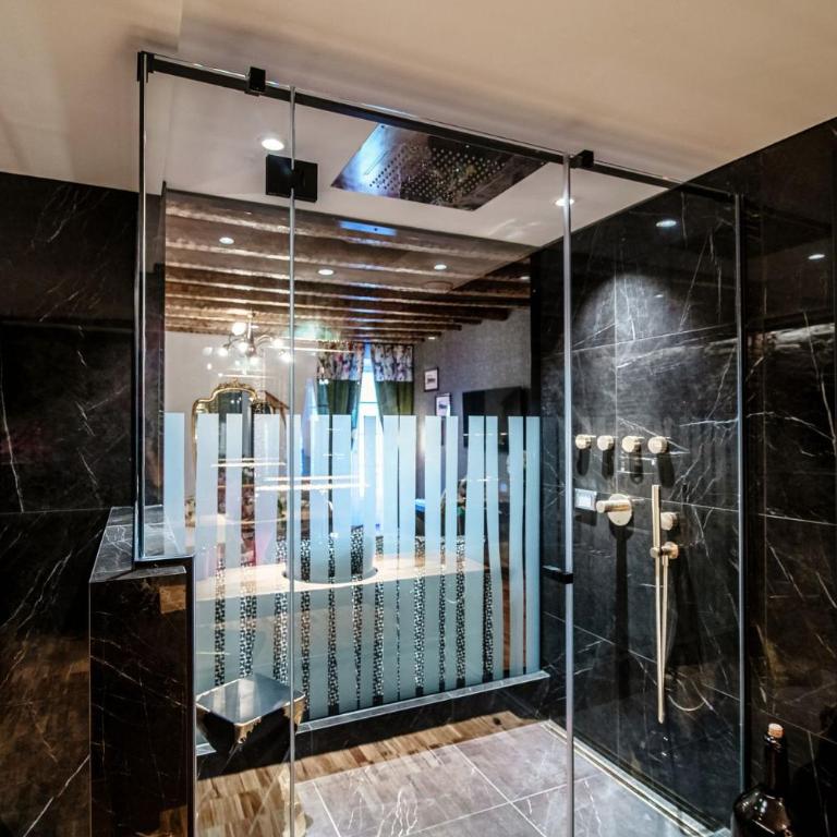 Vitrum - Como Luxury Suites - Suite Deluxe - 7