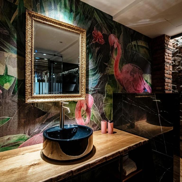 Vitrum - Como Luxury Suites - Suite Deluxe - 11