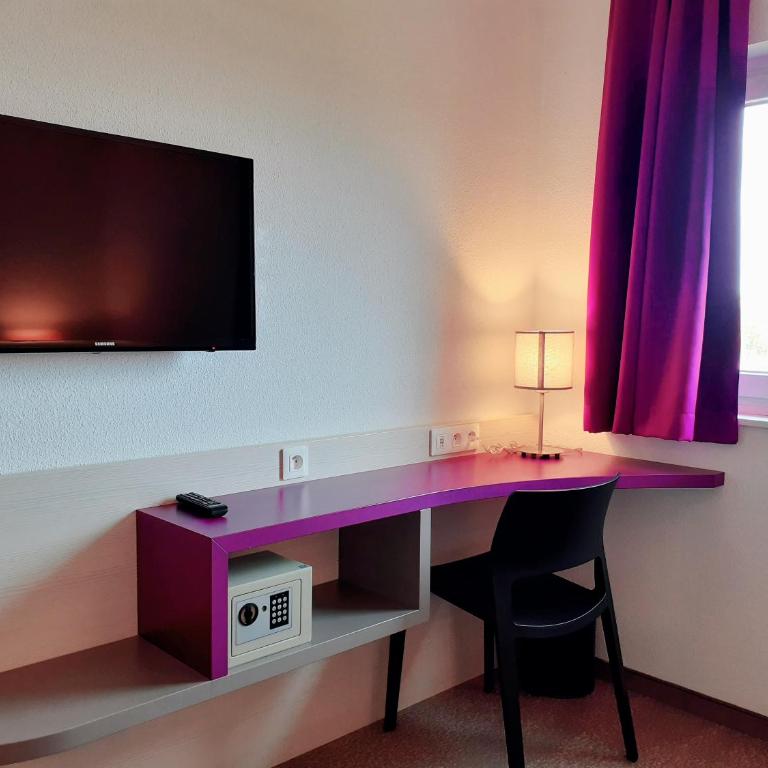 Best Western Colmar Expo - Chambre Double Standard avec Douche Accessible en Fauteuil Roulant - Accessible aux Personnes à Mobilité Réduite - Non-Fumeurs - 3