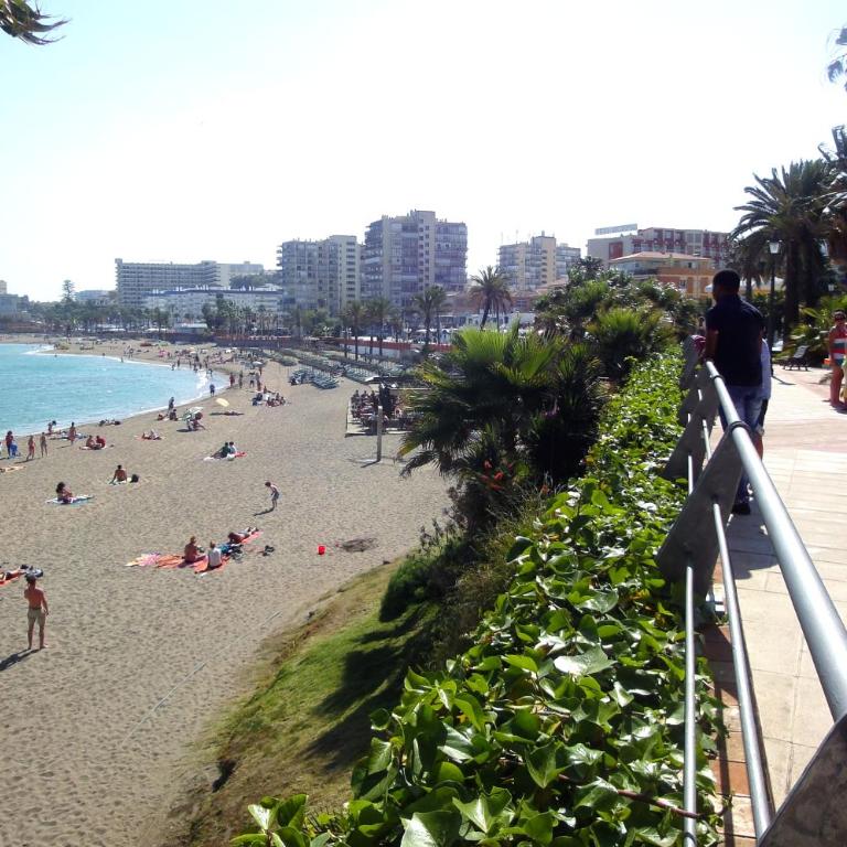 Costamar, Primera linea de playa, 3 dormitorios, 2 baños, vistas al mar, Internet Wifi y Garaje, Ideal parejas y familias - Three-Bedroom Apartment - 6
