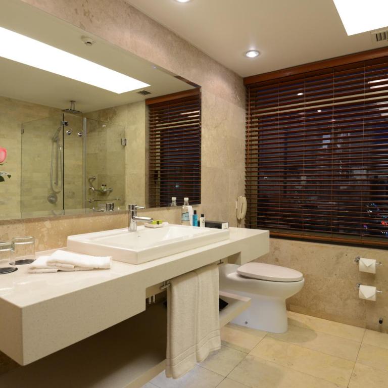 InterContinental Santiago by IHG - Premium King Room - Club Lounge Access - 2