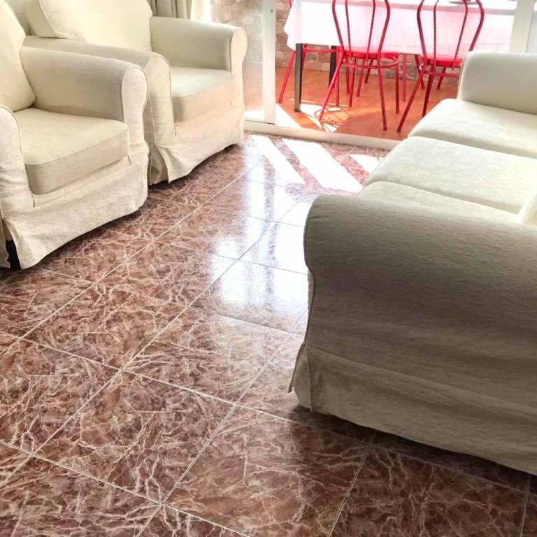 Costamar, Primera linea de playa, 3 dormitorios, 2 baños, vistas al mar, Internet Wifi y Garaje, Ideal parejas y familias - Three-Bedroom Apartment - 9