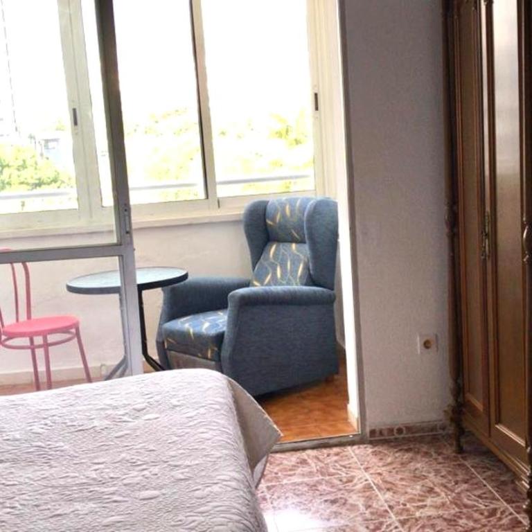 Costamar, Primera linea de playa, 3 dormitorios, 2 baños, vistas al mar, Internet Wifi y Garaje, Ideal parejas y familias - Three-Bedroom Apartment - 11