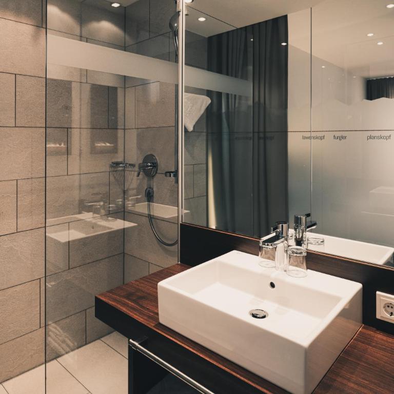 ALFA hotel - Chambre Double Côté Montagne - 4