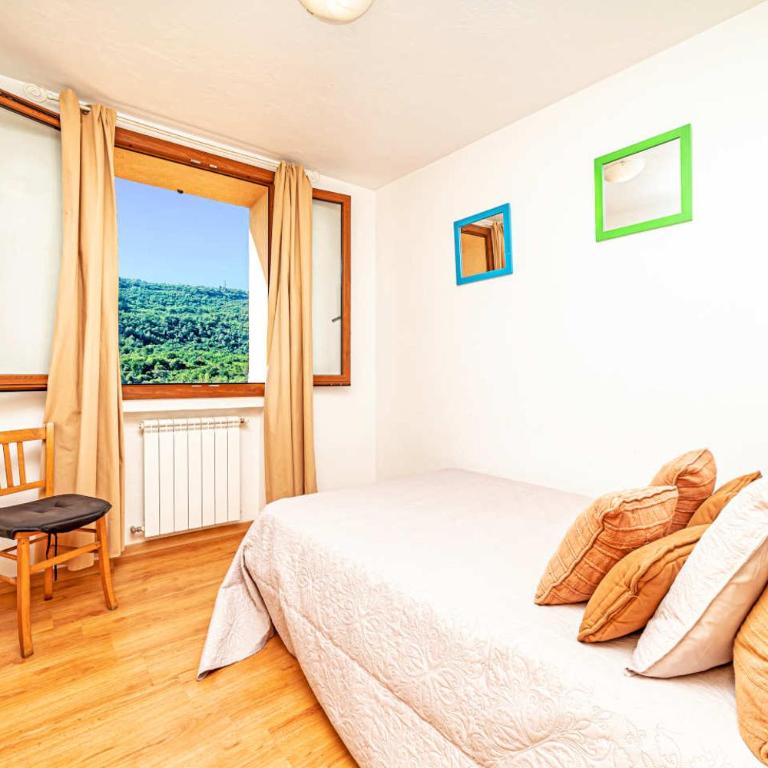 2 Bed Apartment Sleeps 6 - Pets Ok - Free Parking - Appartement - 5