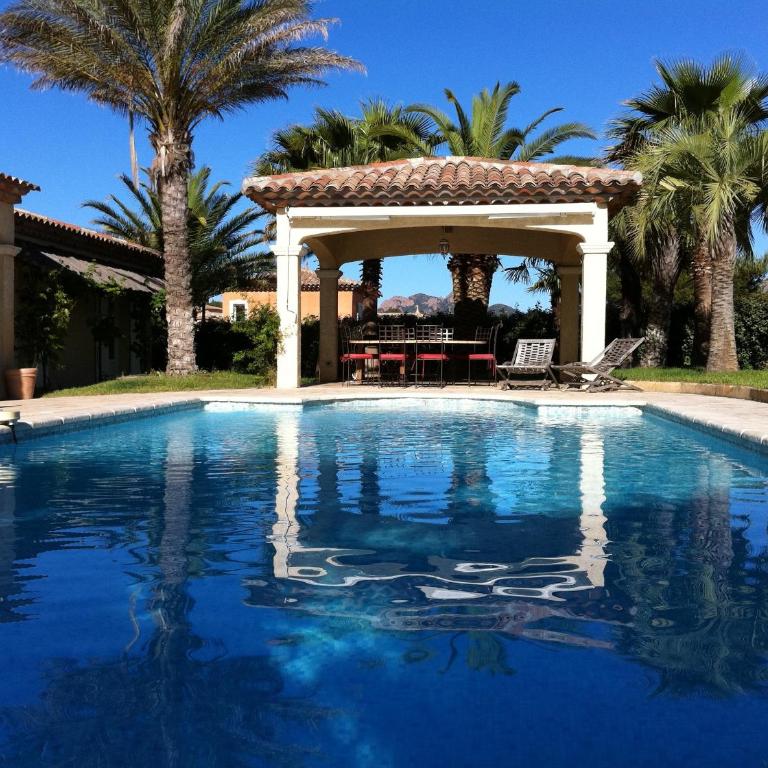 Luxueuse Villa Récente à Saint Raphaël de Plain Pied - Villa con piscina privada - 9