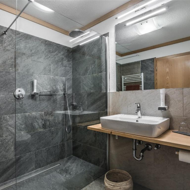 Appartamenti Residence Ada - Doppelzimmer mit eigenem Bad - 3