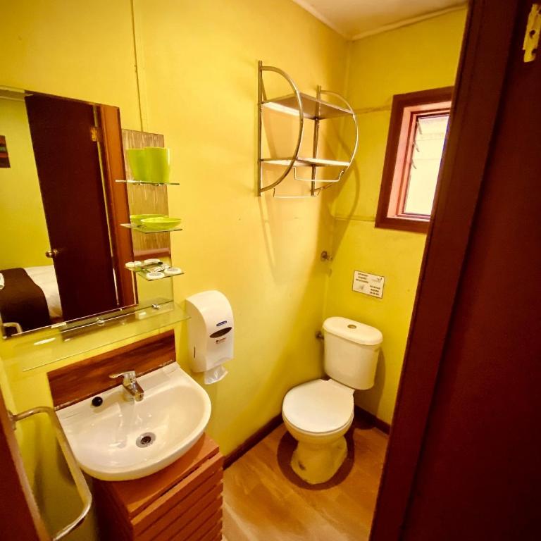 Hostal Queltehue - Basic Triple Room - 2