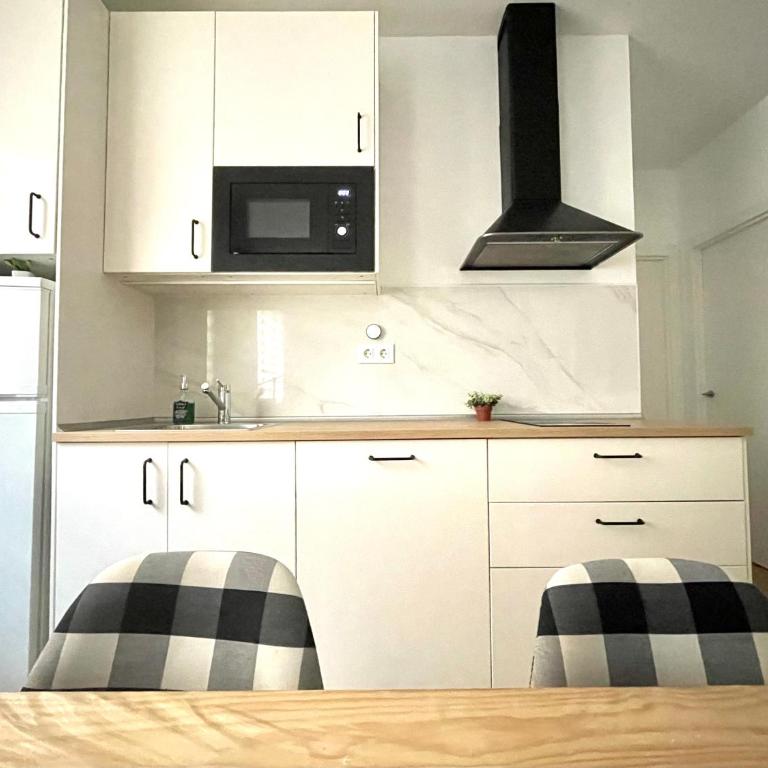 Trauko Flat Parking 15 euros x day EBI01313 - Two-Bedroom Apartment - 7