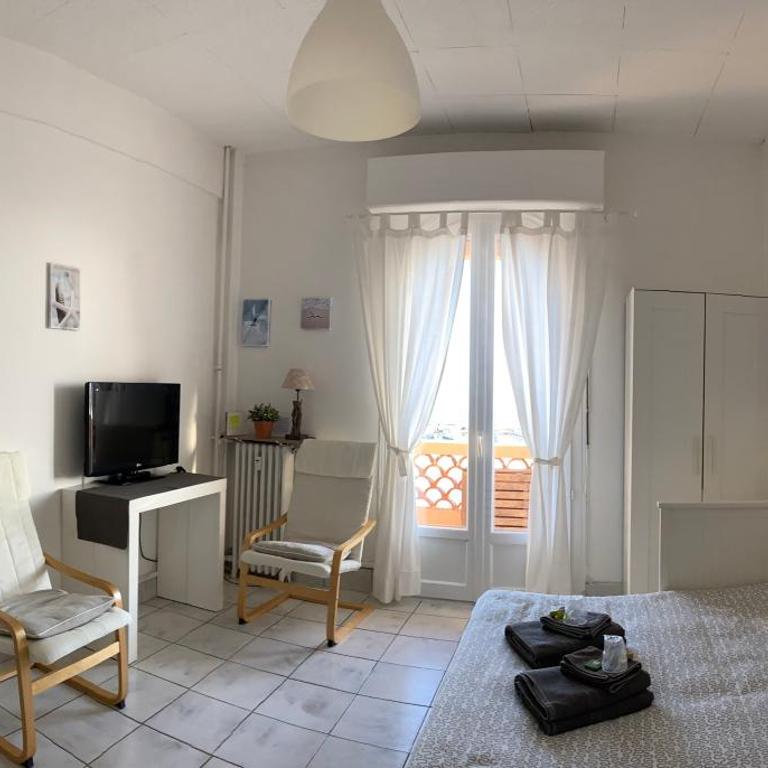 Amazing View Port Golfe-Juan and Garage - Studio - Vue sur Mer - 7