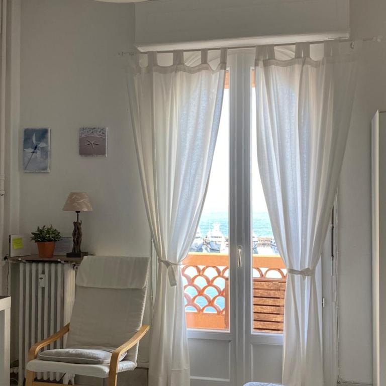 Amazing View Port Golfe-Juan and Garage - Studio - Vue sur Mer - 8