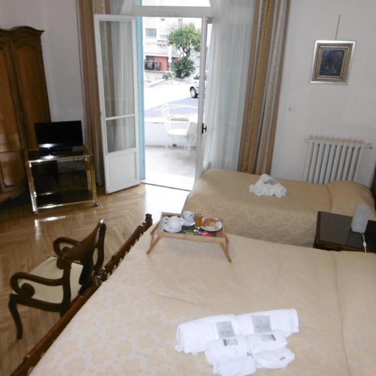 Hotel Villa Maria - Camera King con Doccia con Accesso per Sedie a Rotelle - Accesso Disabili - 1