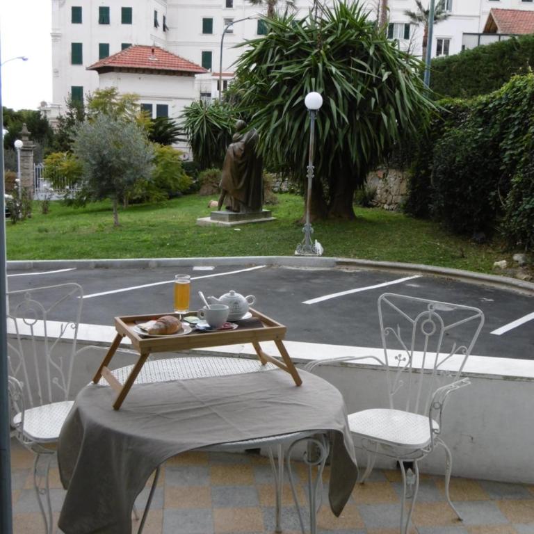Hotel Villa Maria - Camera King con Doccia con Accesso per Sedie a Rotelle - Accesso Disabili - 6