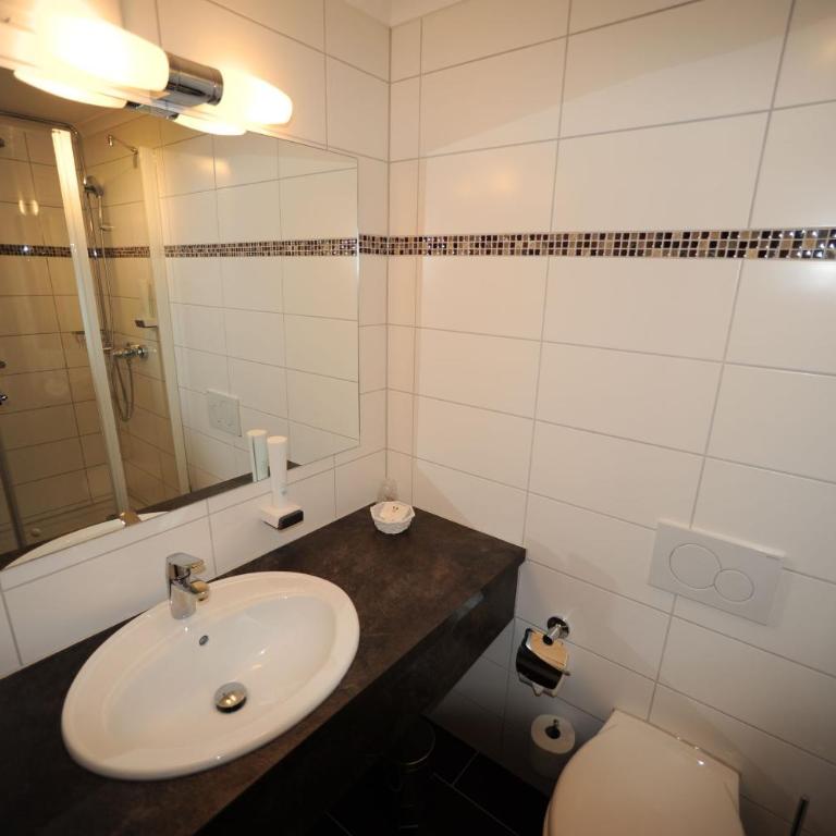 Hotel Post - regionales großes Frühstücksbuffet - auch GF & LF - Comfort Doppelzimmer - 5