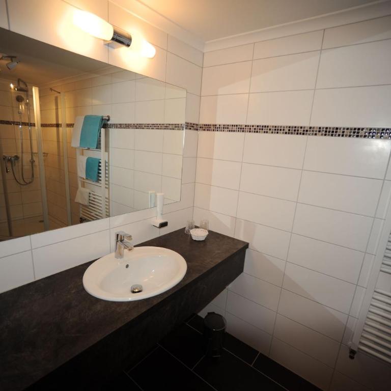 Hotel Post - regionales großes Frühstücksbuffet - auch GF & LF - Superior Doppelzimmer - 5