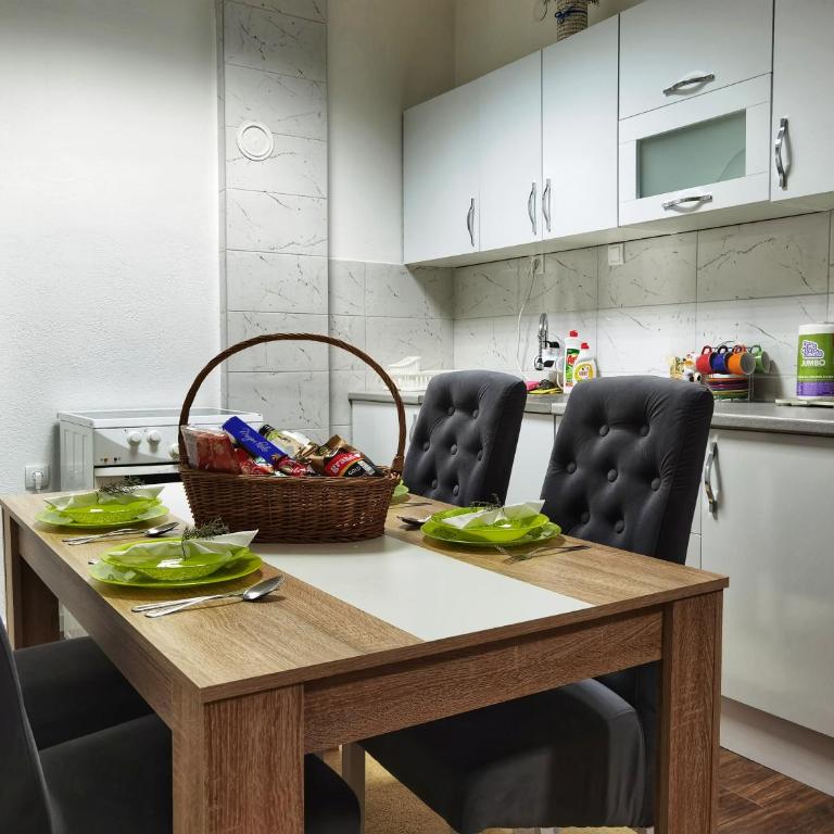 Pale city center apartment - One-Bedroom Apartment - 13