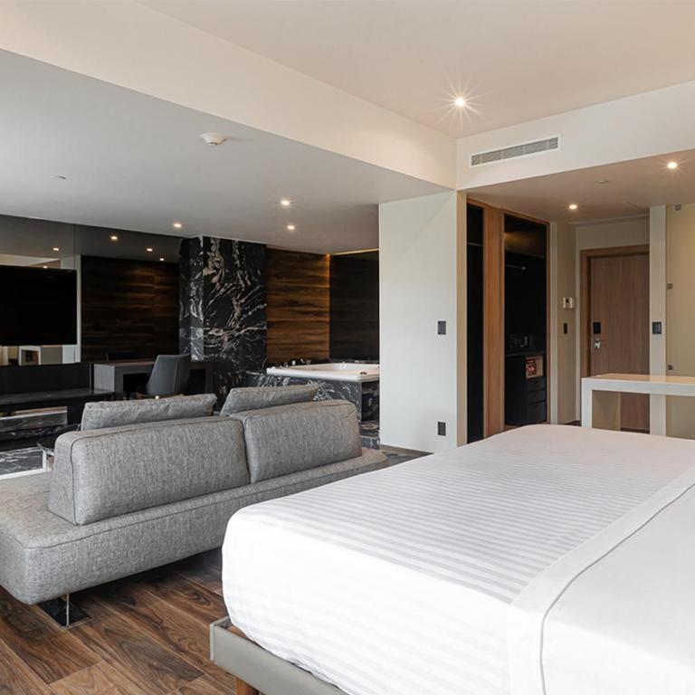 Hotel Real del Rio - Deluxe Suite with Spa Bath - 1