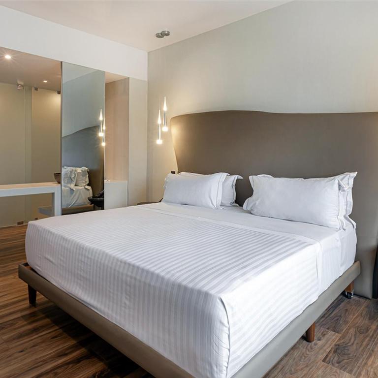Hotel Real del Rio - Deluxe Suite with Spa Bath - 4