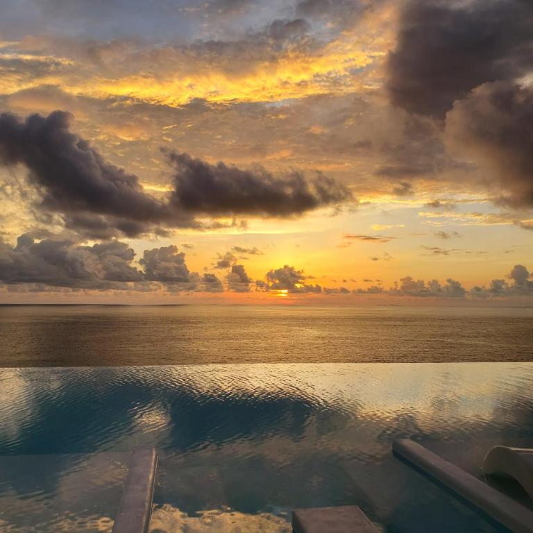 Modern Newly Remodeled Oceanfront 2x2 Lower Conchas Chinas Condo - Apartamento con vistas al mar - 16