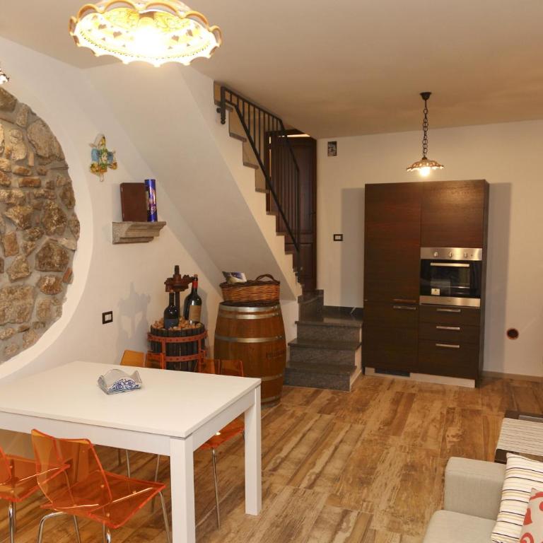 Wine House (by Vacation Service) - Appartamento su 2 Livelli - 2