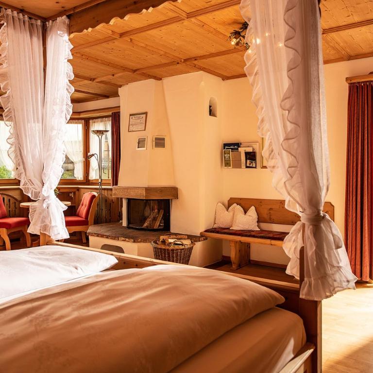 Relais & Châteaux Schlosshotel Chastè - Scuol Tarasp - Junior Suite - 1