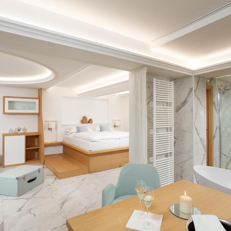 Hotel Pareda - Suite King con Balcone - 4