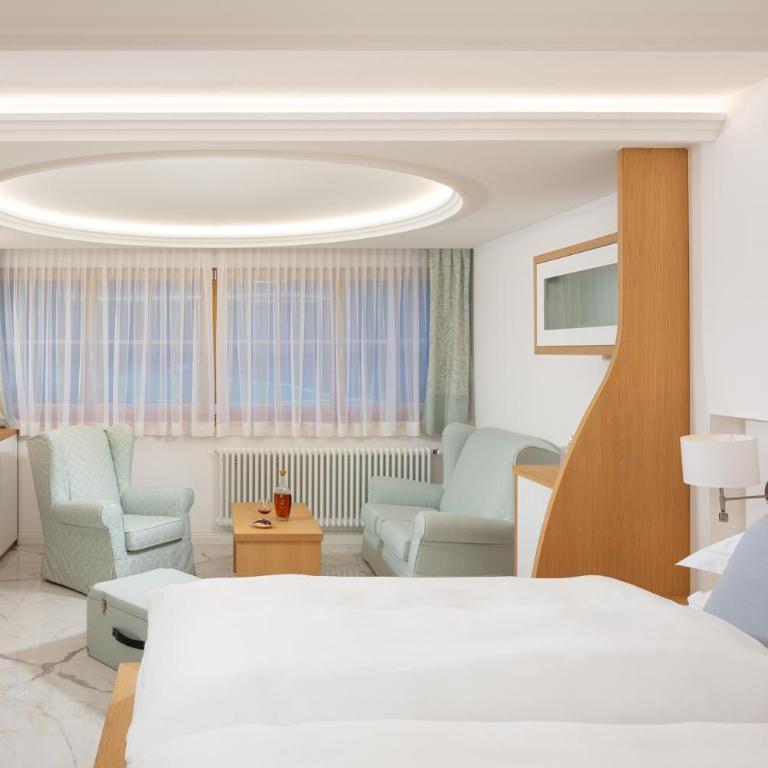 Hotel Pareda - Suite King con Balcone - 5