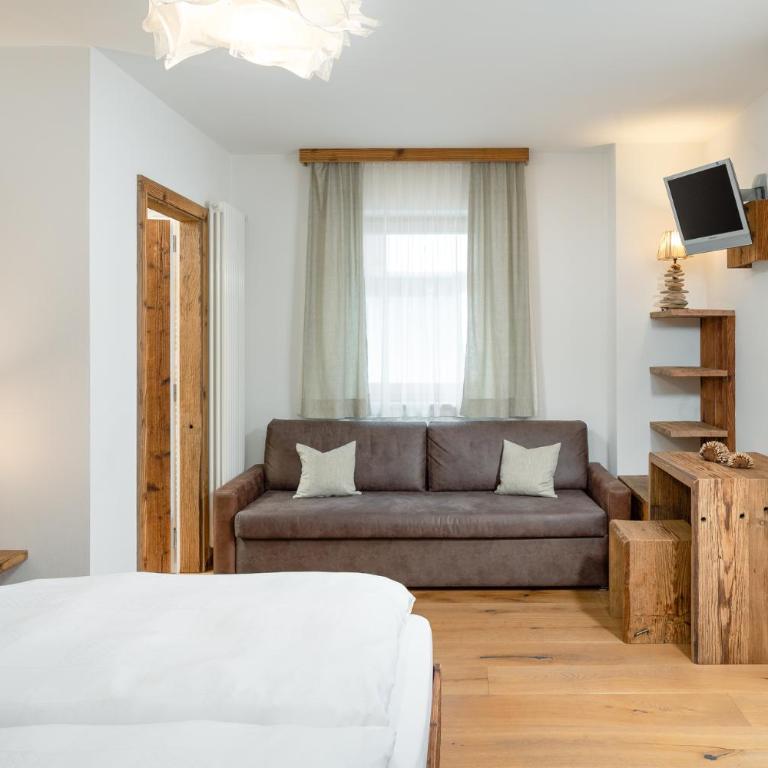 Hotel Pareda - Camera Tripla Comfort - 5
