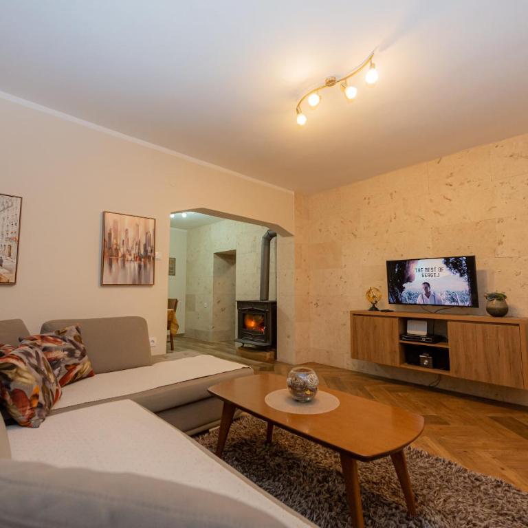 Sea Front 171 - Three-Bedroom Apartment - 33