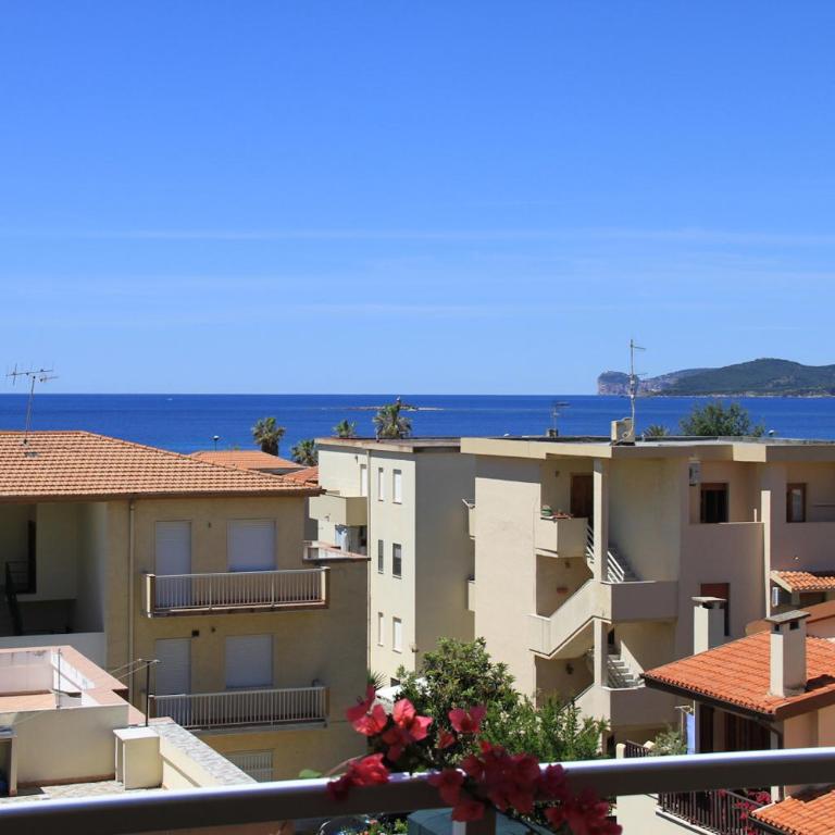 Gardenia Casa Vacanze - Appartamento con 2 Camere da Letto e Vista Mare - 5