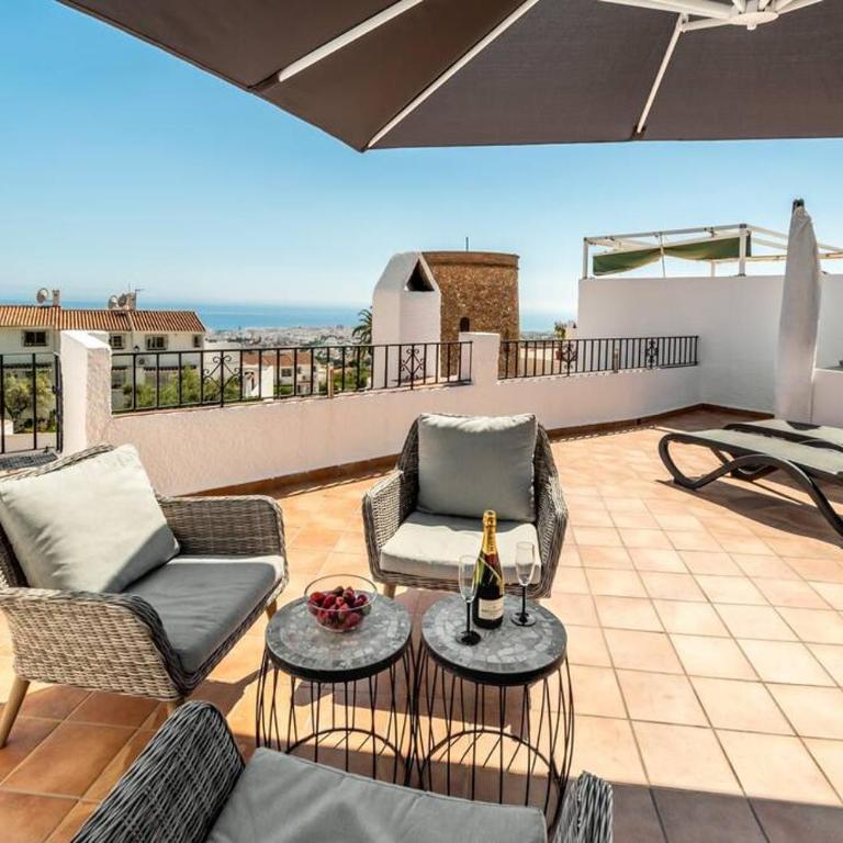 Hermosa casa con terraza e increíbles vistas al mar y la montaña - Chalet - 24