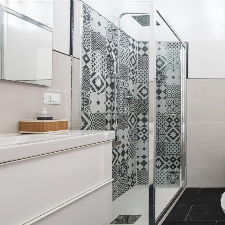 La Corte Albenga - Appartamento o Camera con Posto Auto privato - Camera Matrimoniale con Bagno Privato - 11