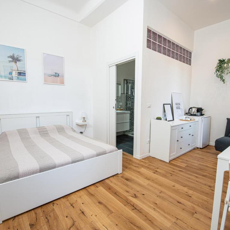 La Corte Albenga - Appartamento o Camera con Posto Auto privato - Camera Matrimoniale con Bagno Privato - 9