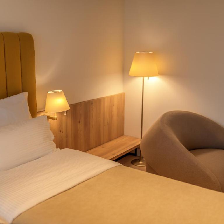 HOTEL AGAPE - Double or Twin Room with City View - 1