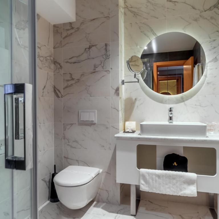 HOTEL AGAPE - Triple Room with City View - 7
