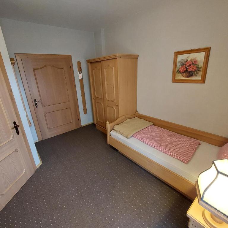 3 Raben - Leoben - Zimmer für Geschäftsreisende, Urlauber, Monteure und Handwerker, Polski Pensjonat Austria - Camera Singola con Bagno Privato - 1