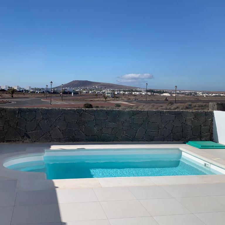 Trendy Casa Linea - Two-Bedroom House - 87
