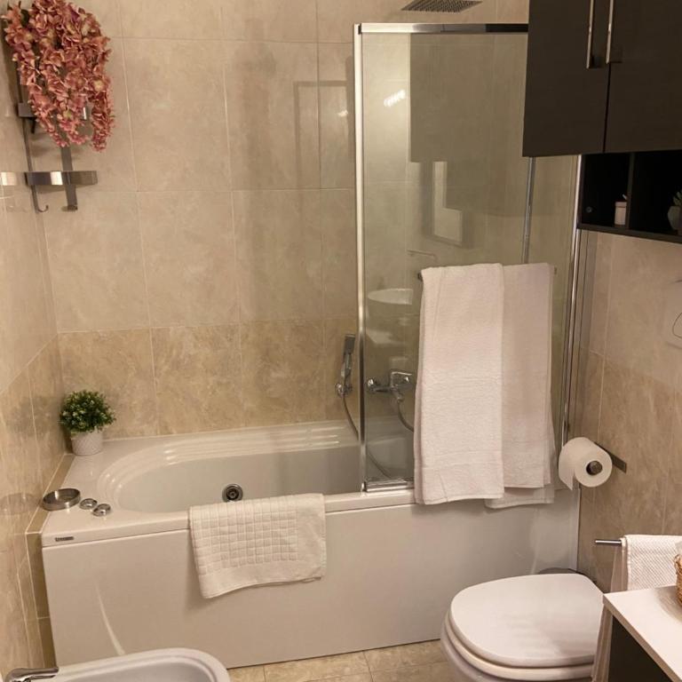 AGM Suite Rome Airport FCO - Attico Parco Leonardo - Appartamento con 1 Camera da Letto - 40