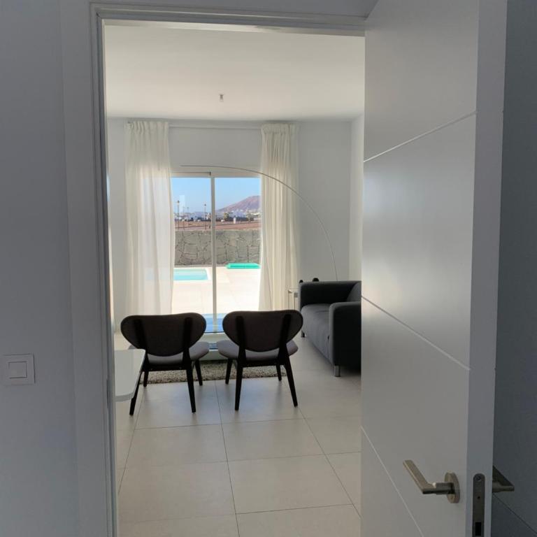 Trendy Casa Linea - Two-Bedroom House - 98